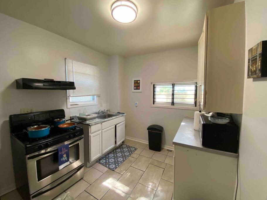Red Line Guest House Apartment Corporate Housing Чикаго Экстерьер фото